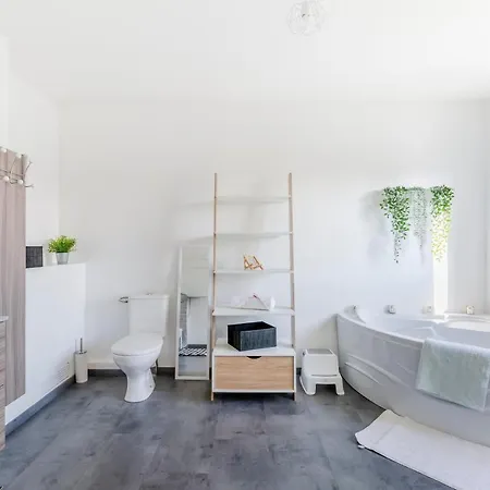 Le Des 5 Etangs Holiday home Bouvaincourt-Sur-Bresle